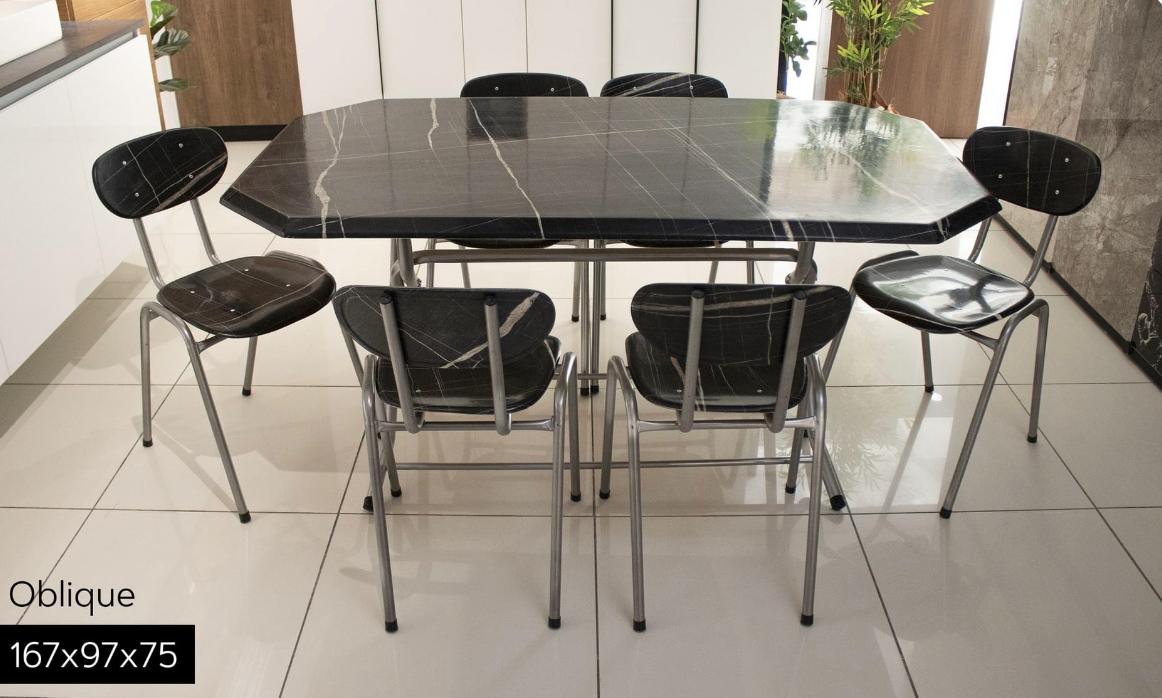 table oblique noir 167x97x75 + 6 chaise